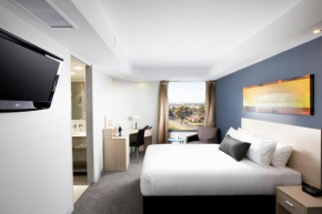 Отель Mantra Tullamarine Hotel  Мельбурн
